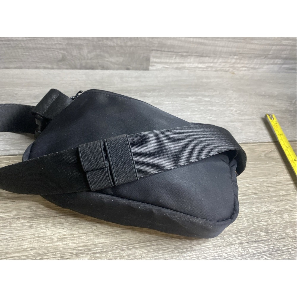 NWT Lululemon Everywhere Belt Bag Black W/White Large Logo Silver Hardware - Picture 6 of 10